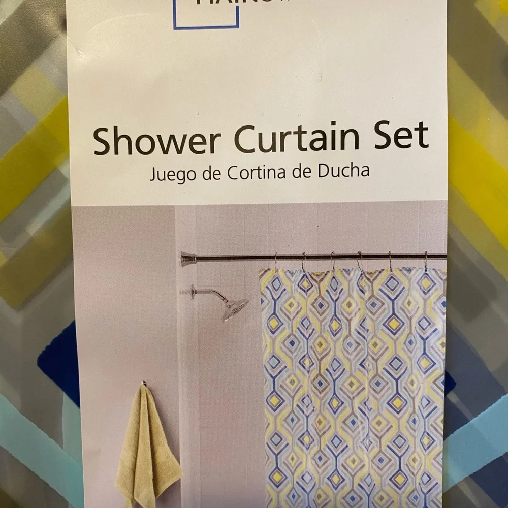 Shower curtain set
